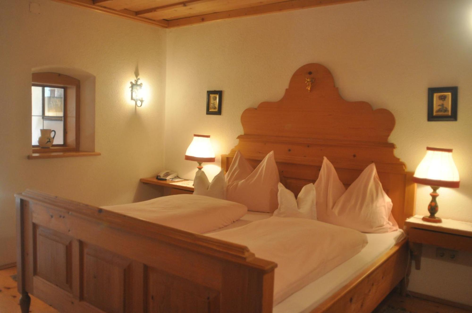 Romantikhotel Almtalhof Grünau im Almtal Zimmer foto